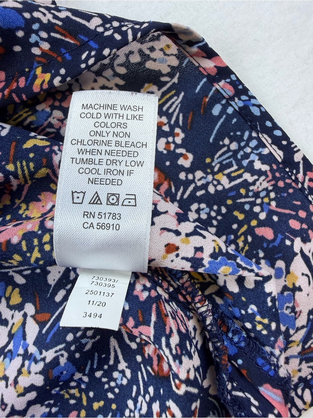 Maurices Navy Blue Floral Short Sleeve Scoop Neck Ruched Puff Sleeve Top Size M - Picture 7 of 9